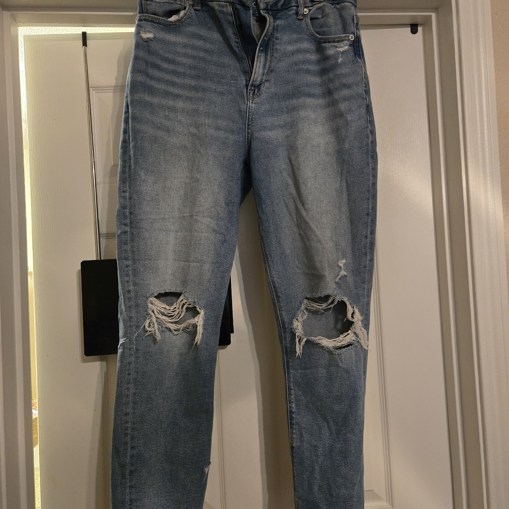 American Eagle Outfitters Curvy Mom Jeans